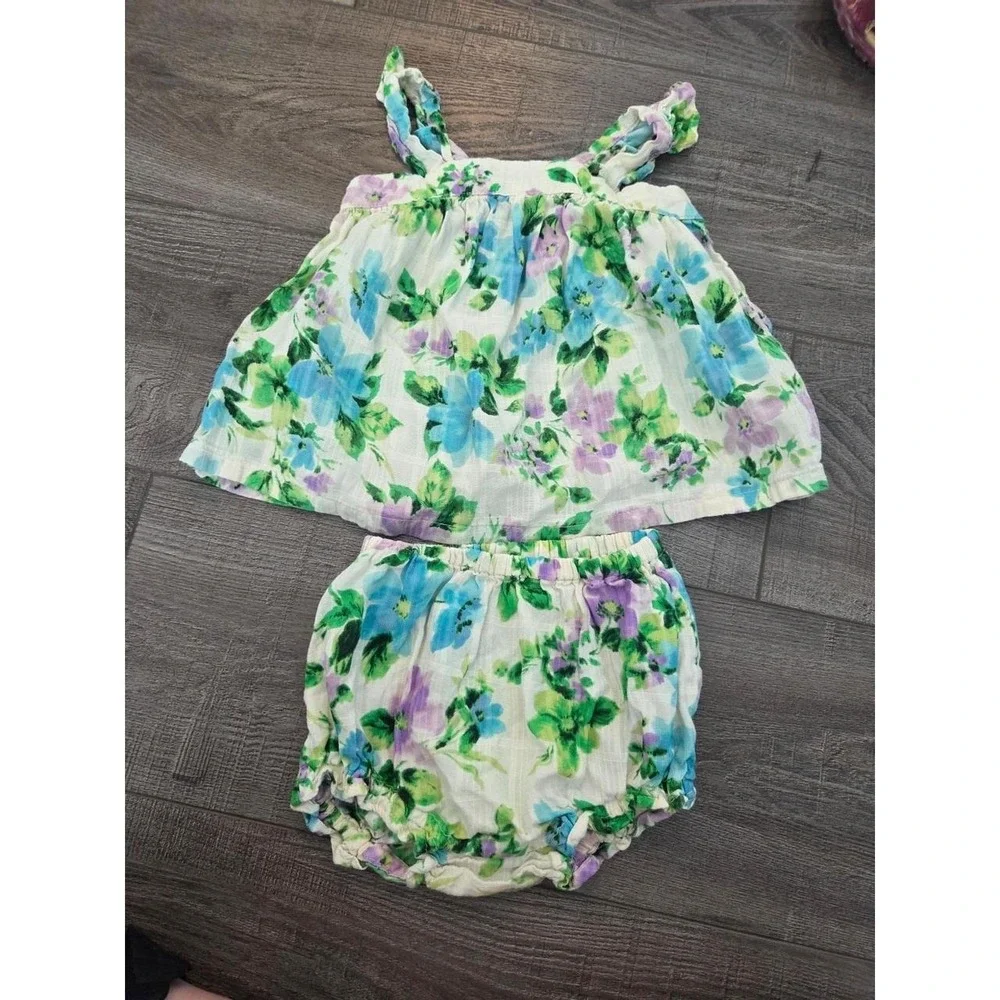Old navy baby girl outfit 18-24 mos